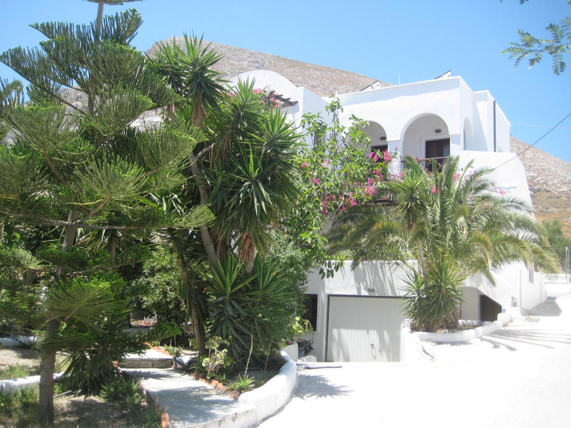 Vocamvilia Apartments Kamari (Santorini)
